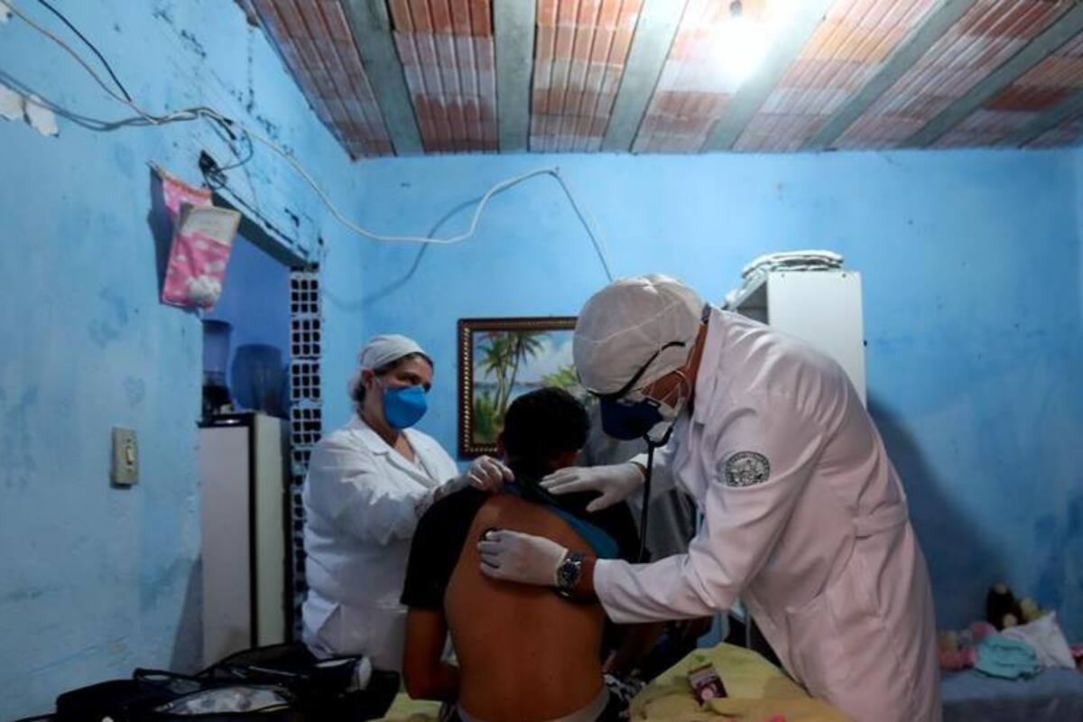 Favelas brasileñas se organizan desde dentro contra el coronavirus