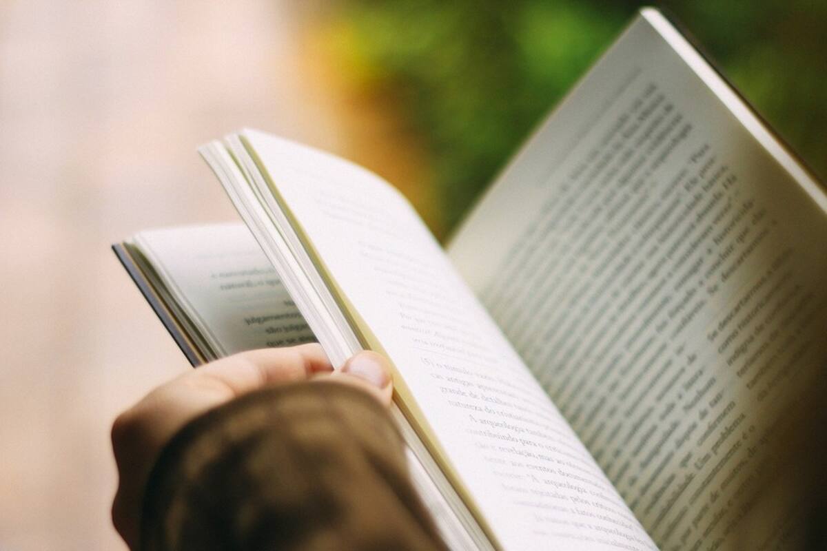 Niño habla de libros en Instagram, lo ‘trolean’ y le salen miles de seguidores