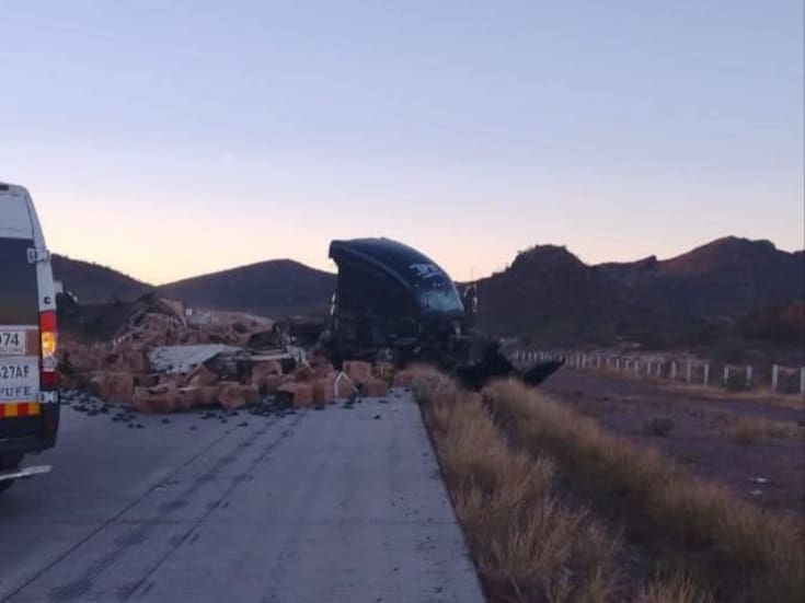 Impactante volcadura de tráiler en la México 15, tramo Hermosillo-Guaymas; se reporta tránsito lento