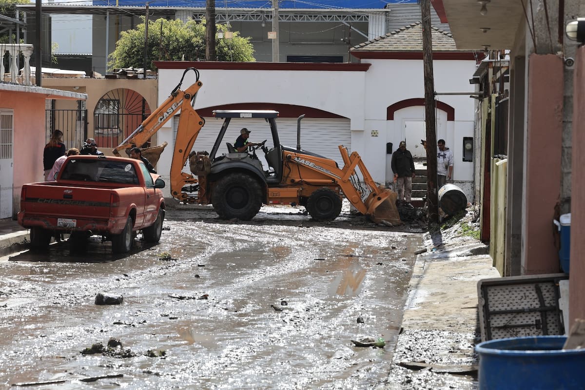 Propietario estima pérdidas de hasta 100 mil pesos tras fuerte corriente que ingresó a su domicilio. Foto: Sergio Ortiz