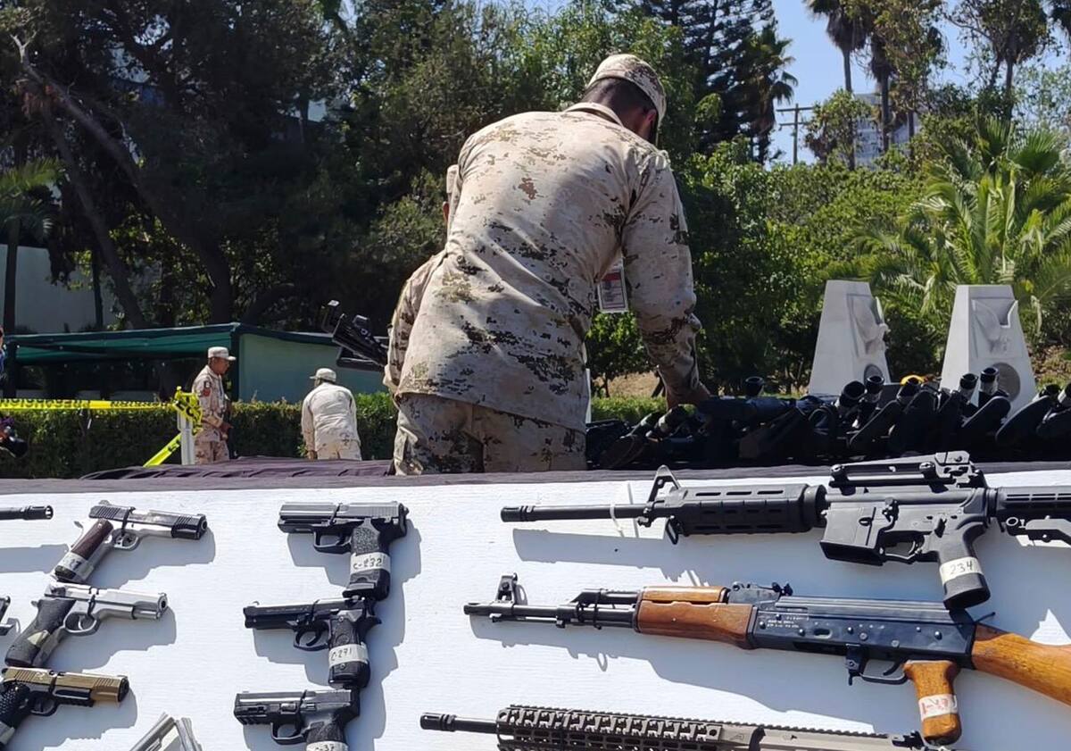 Al evento de destrucción de armas estuvieron presentes autoridades militares y de seguridad. Foto: Cortesía