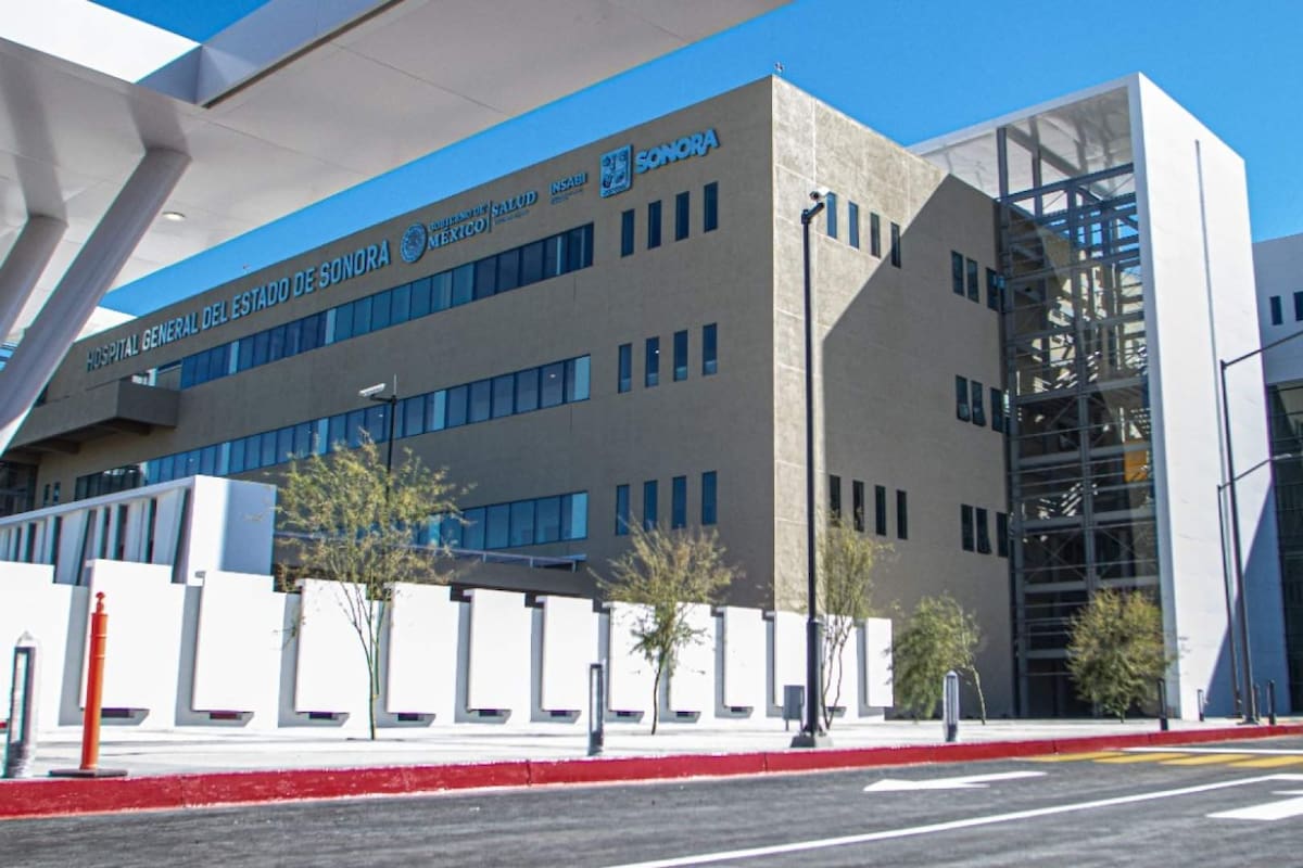 Trabajadores del Hospital General de Hermosillo bloquean bulevares en protesta por renovación de contratos y transparencia en la basificación