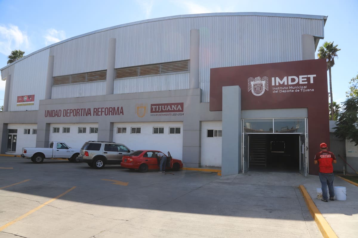 IMDET refuerza rehabilitación de unidades deportivas en Tijuana