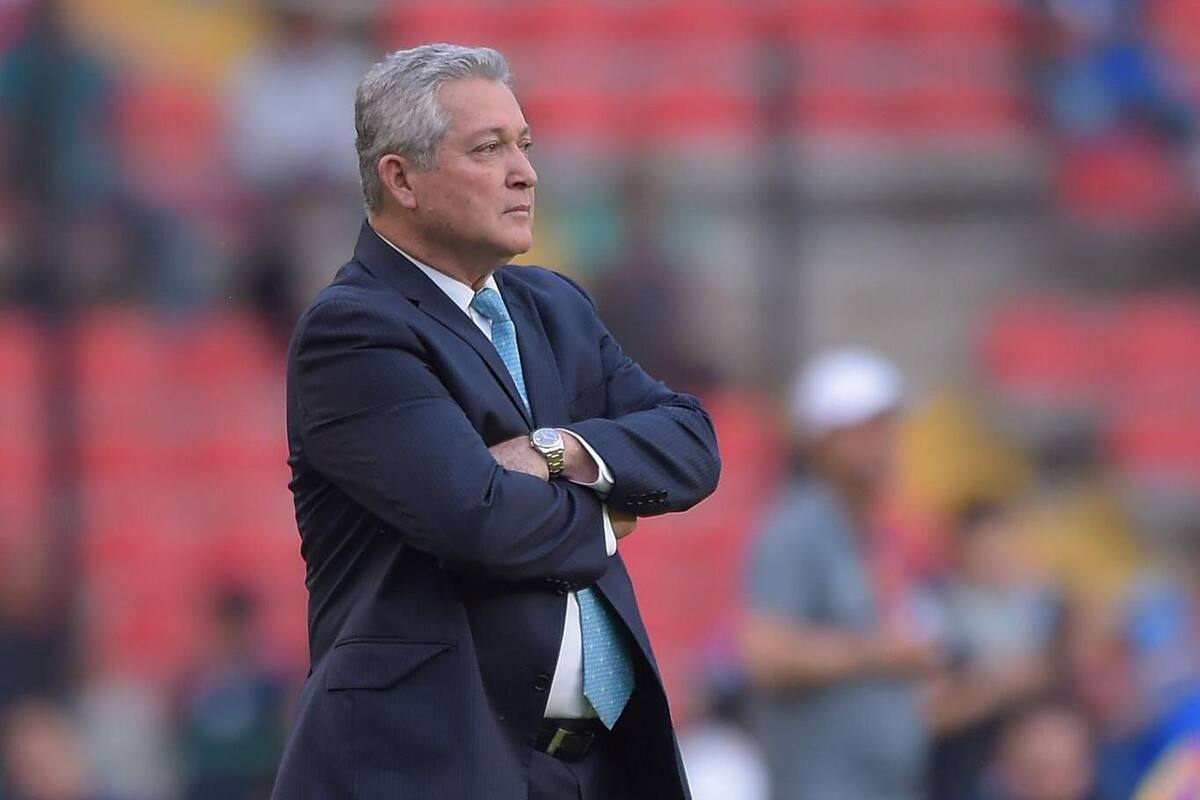 Vucetich considera 'excesivo' revuelo por grito homofóbico