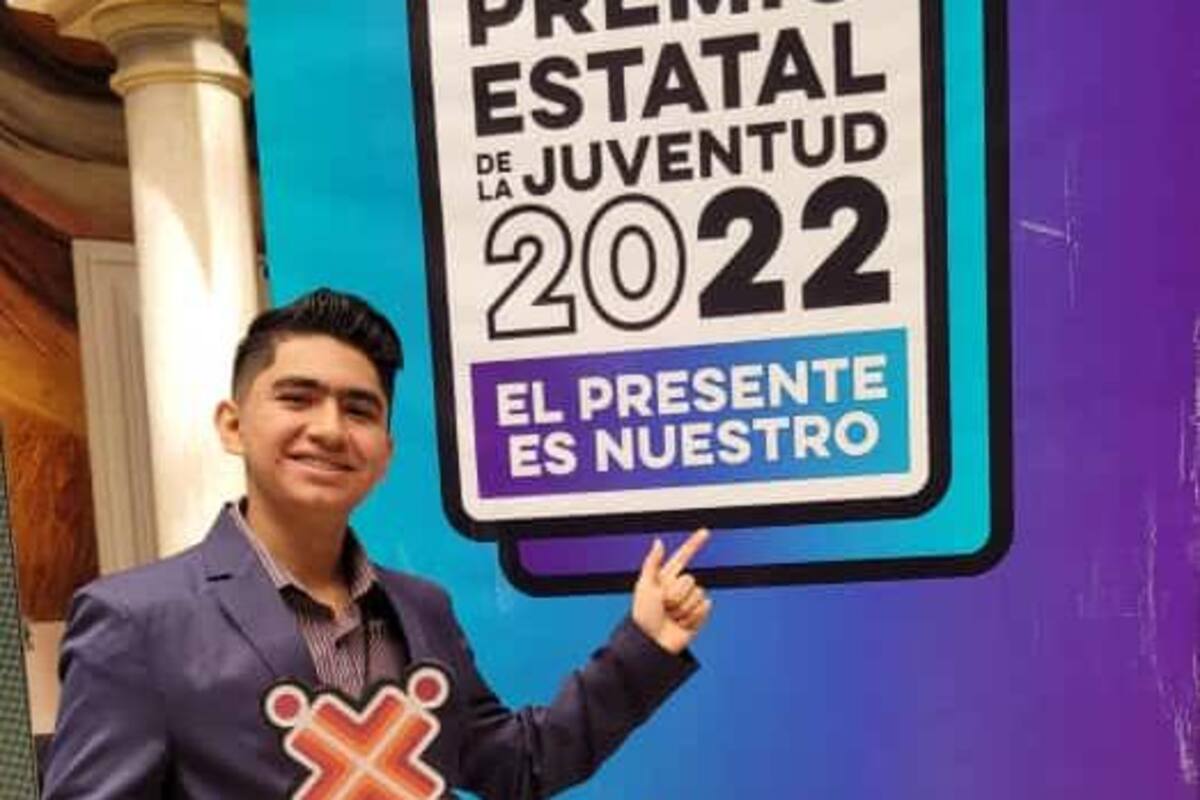 Joven navojoense celebra su premio estatal