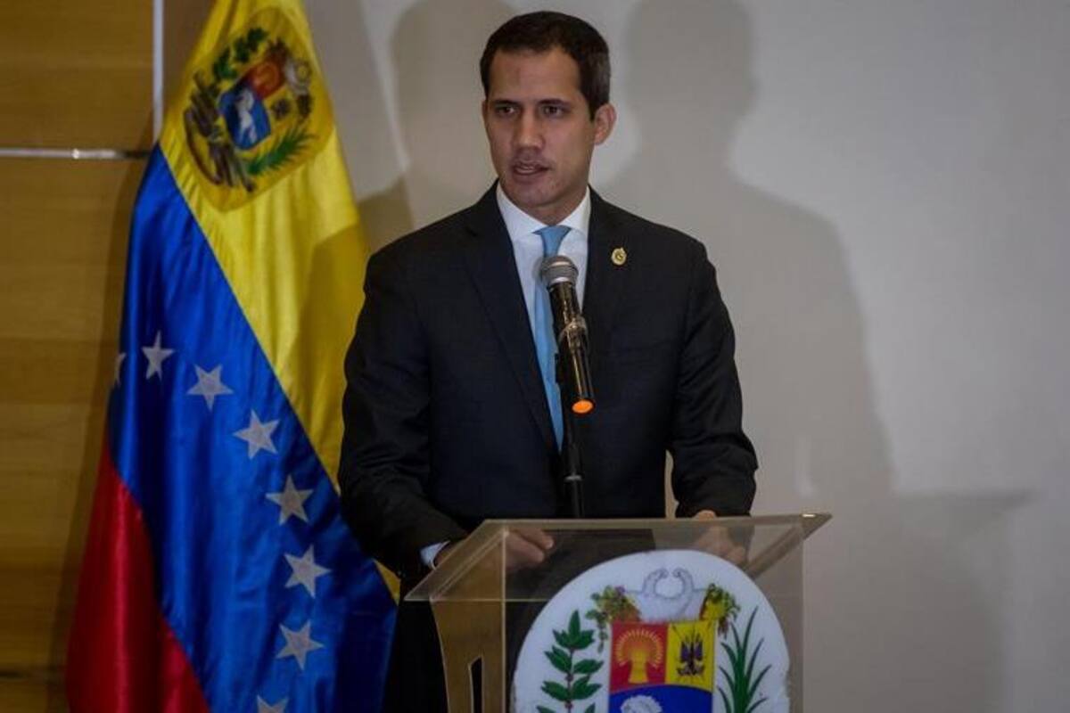 Venezuela evalúa sanciones a aerolínea por presuntas "fallas" en vuelo de Guaidó