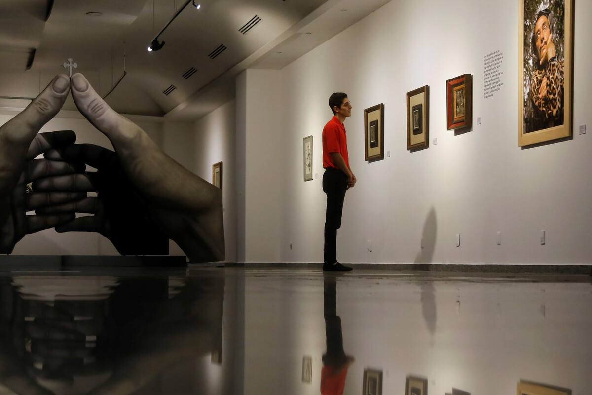 Dalí y Magritte dialogan cara a cara en una exposición en Bruselas