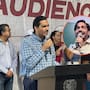 Alcalde de Reynosa canta un narcocorrido y lo dedica “para los contras” durante celebración del Día del Maestro mientras defiende que se trata de una expresión cultural del norte de México