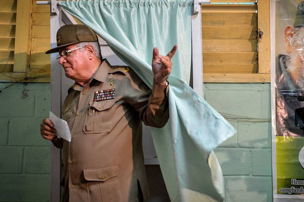 Protestas en Cuba: EE.UU. sanciona al ministro de Defensa cubano y a los "boinas negras" por su papel en la "represión" de las manifestaciones