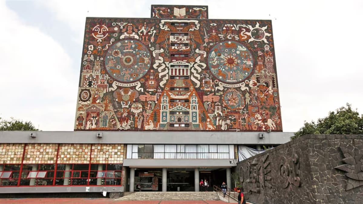 UNAM convocó a casi 30 mil estudiantes de bachillerato a realizar trámite de ingreso por pase reglamentado del 8 al 15 de abril mediante registro en línea con elección de carrera y requisitos obligatorios