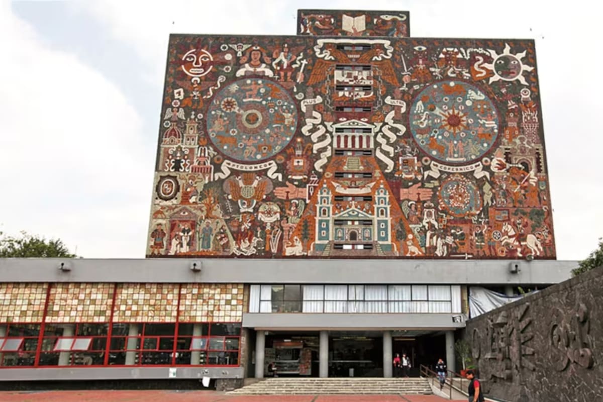 UNAM convocó a casi 30 mil estudiantes de bachillerato a realizar trámite de ingreso por pase reglamentado del 8 al 15 de abril mediante registro en línea con elección de carrera y requisitos obligatorios