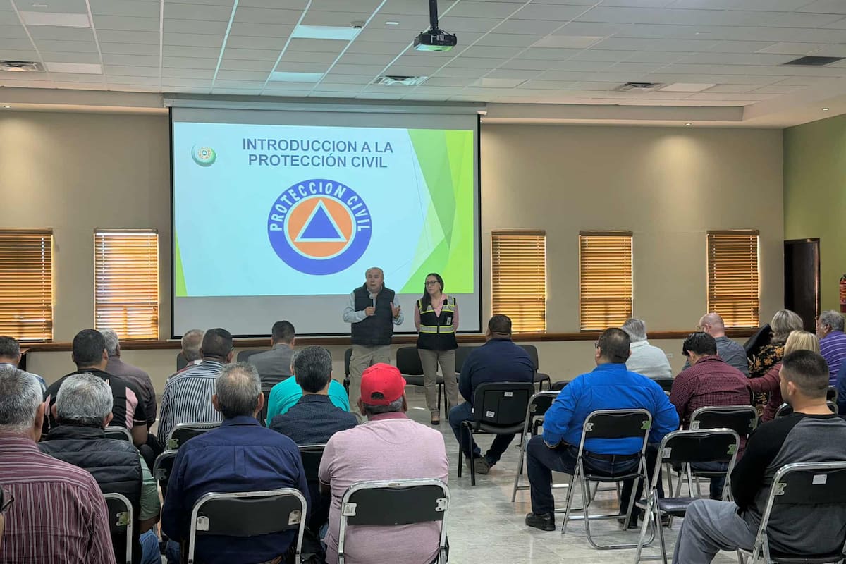 Reciben centros religiosos capacitación para eventos masivos en Ciudad Obregón