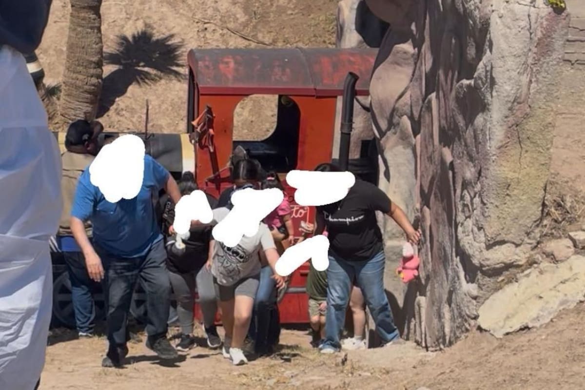 Se descarrila trenecito del Bosque de la Ciudad; no hubo lesionados y visitantes fueron atendidos