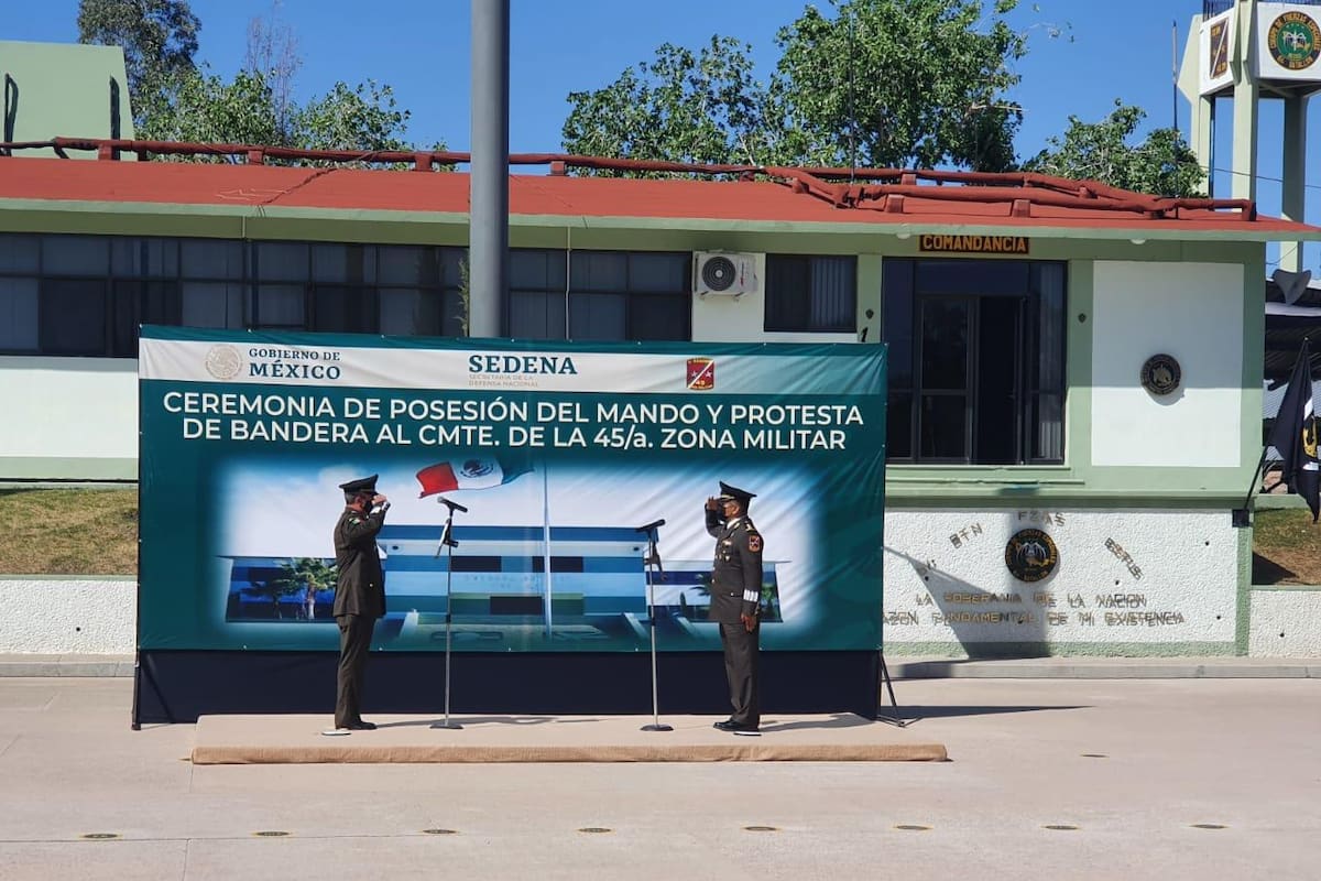 Toma posesión el general Francisco Hernández como comandante de la 45 zona Militar en Nogales