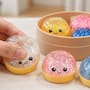 Dumpling Squishys bajo alerta: detectan benceno en Reino Unido y perlas de agua en EEUU mientras Argentina prohíbe su venta