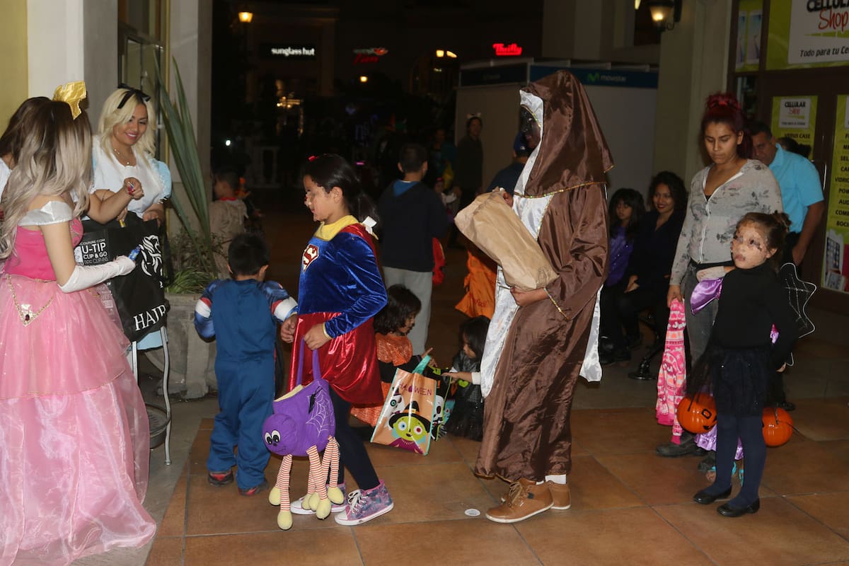 Invitan ‘lowrides’ a fiesta de Halloween