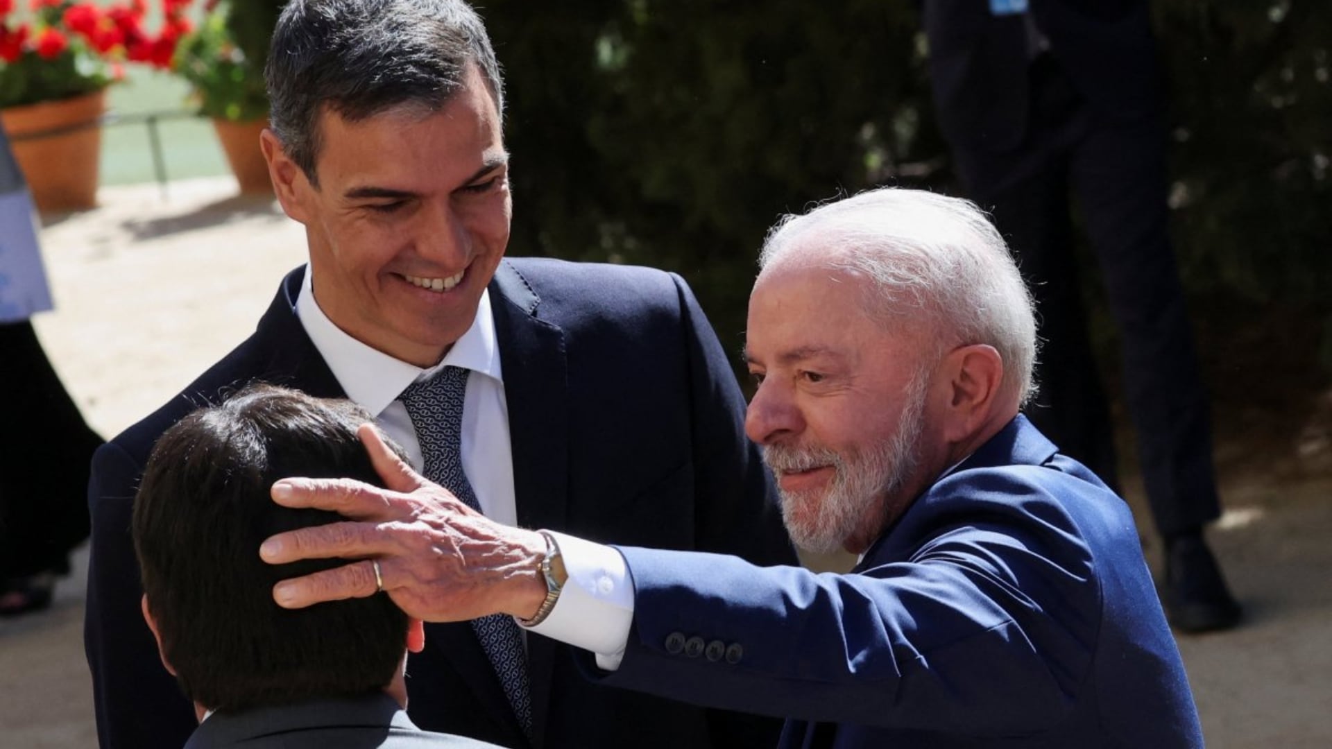 Lula y Sánchez impulsaron en Barcelona la IV Reunión en Defensa de la Democracia, que reunió a presidentes y emisarios de 20 países para hacer frente al avance del extremismo y la ruptura del multilateralismo. /Reuters