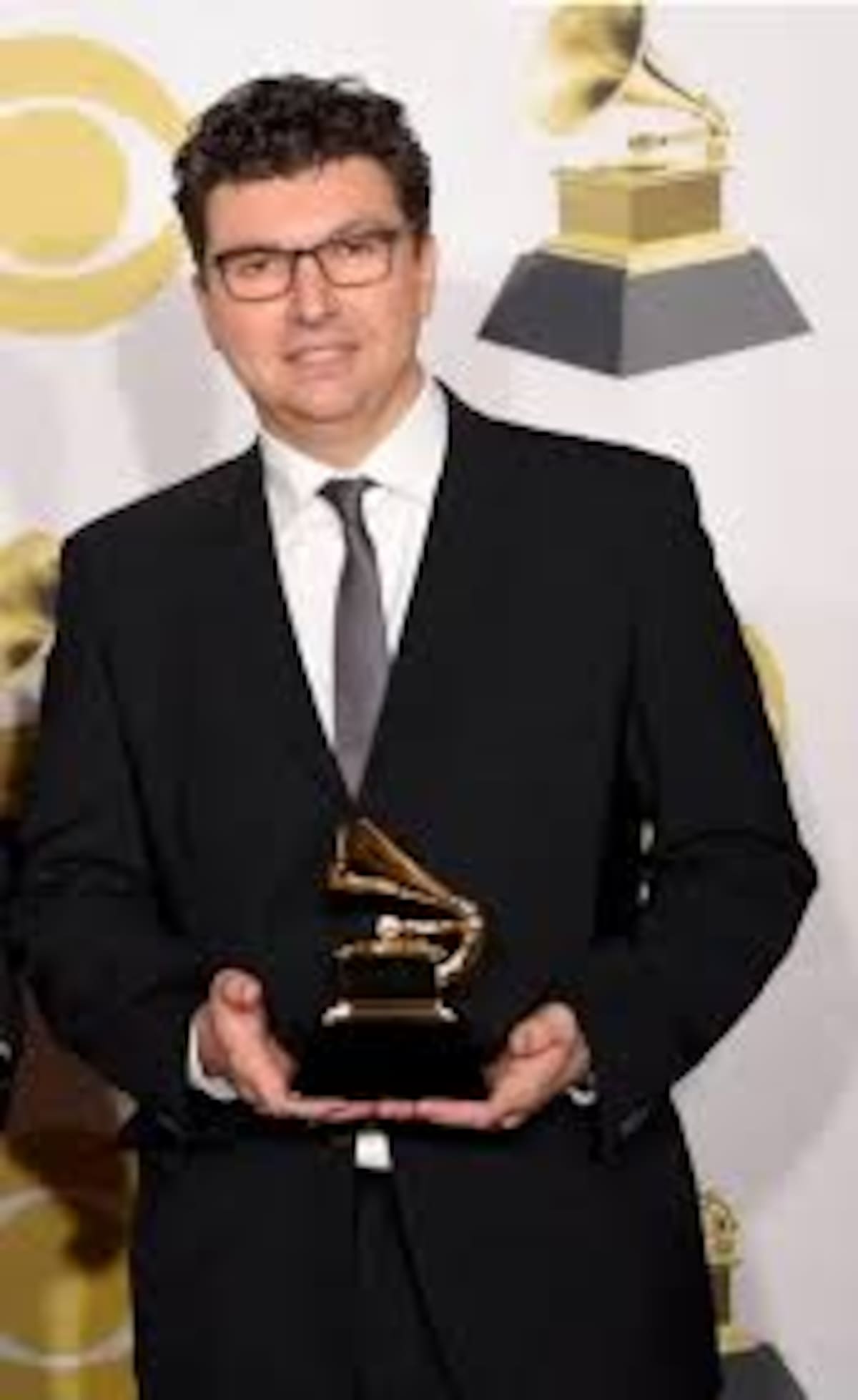 Serban Ghenea. Ingeniero de mezcla con 21 Grammys, clave en grandes éxitos