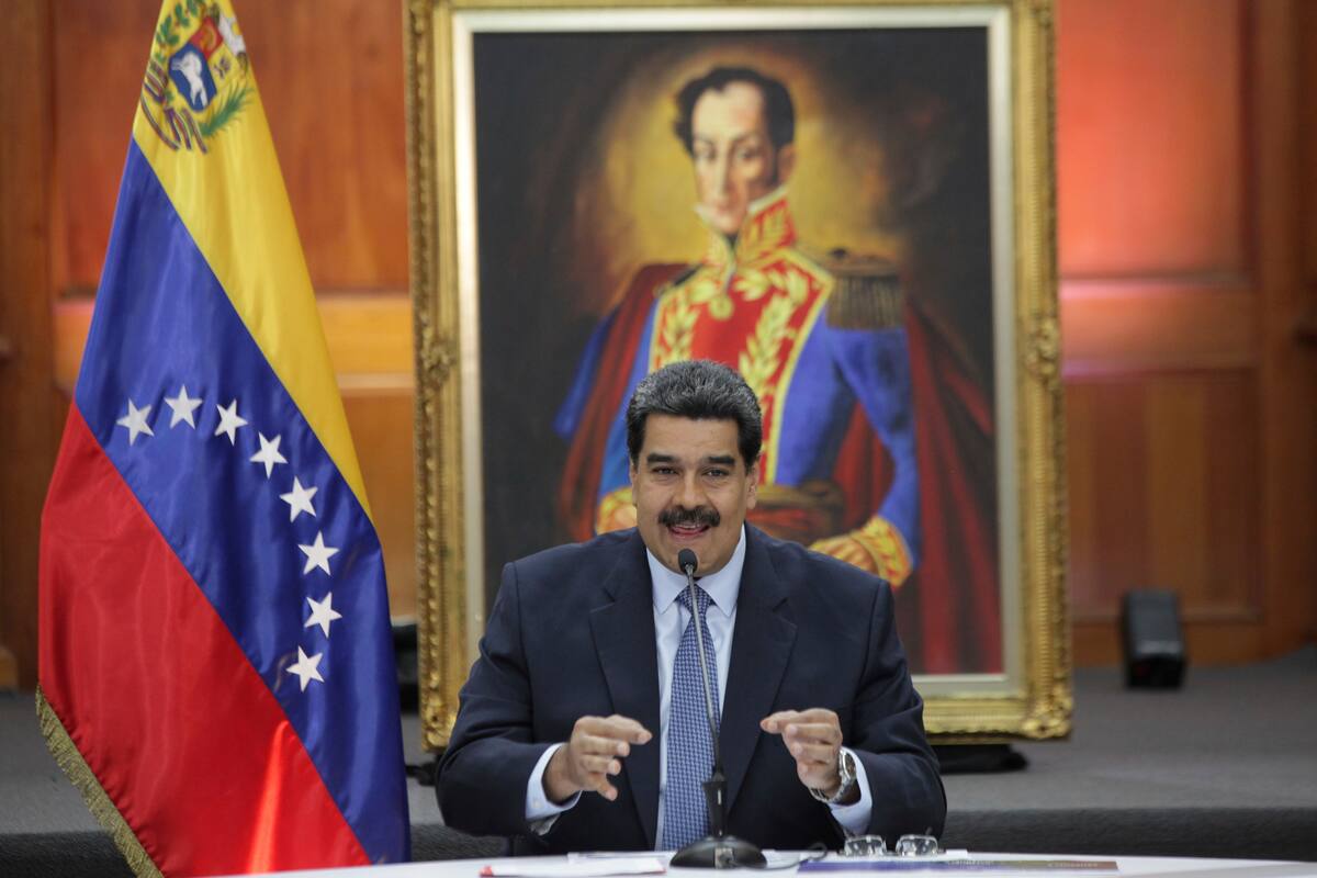 Maduro reafirma su victoria y planea juramentarse ante millones el 10 de enero