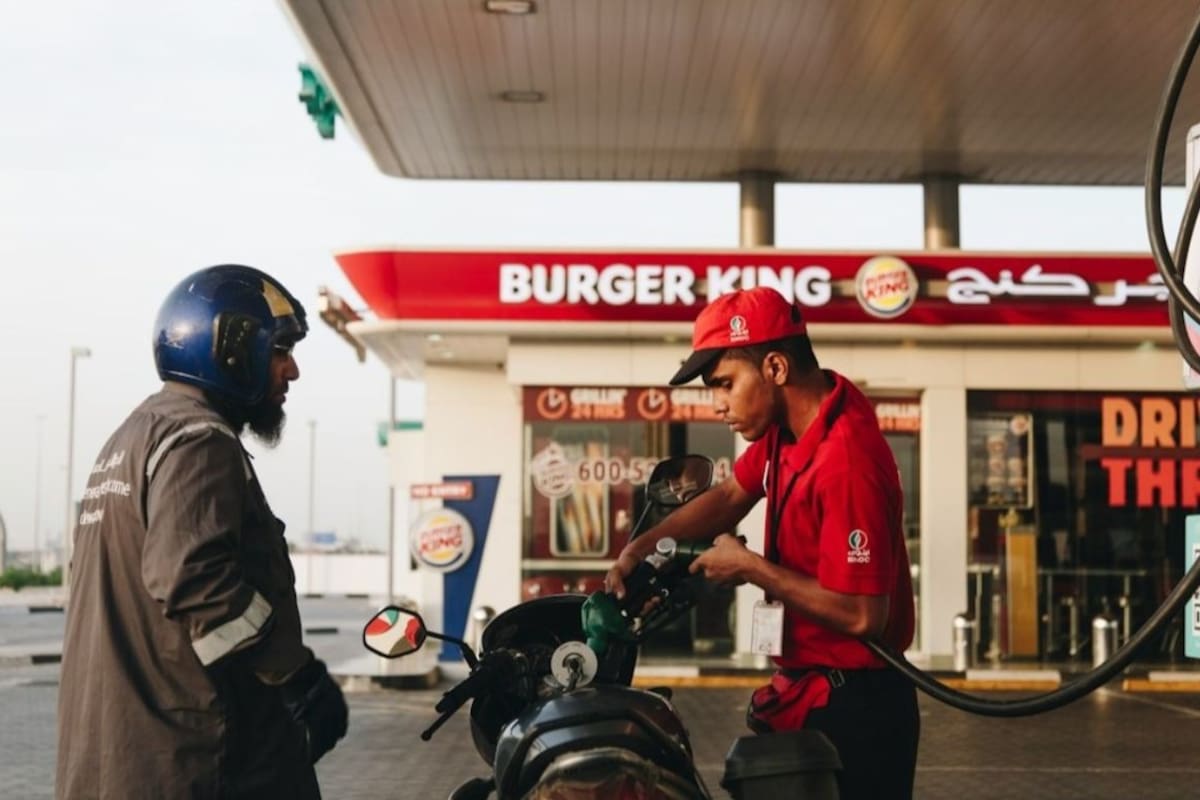 ¿Si pagas la gasolina en efectivo puedes deducirla ante el SAT? Esto dice la ley y los requisitos que debes cumplir