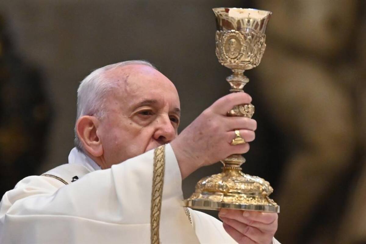 Destaca Papa Francisco labor de funerarias durante pandemia