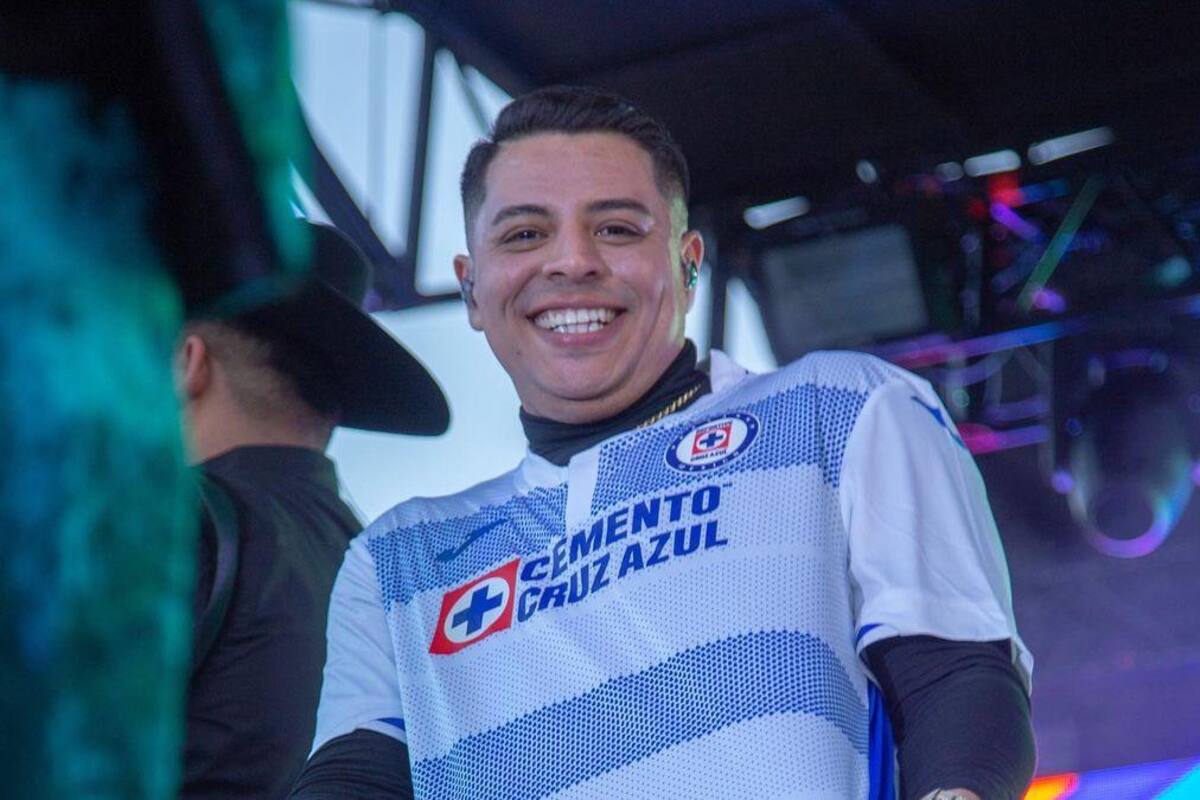 Eduin Caz desmiente fecha de concierto gratuito de Grupo Firme