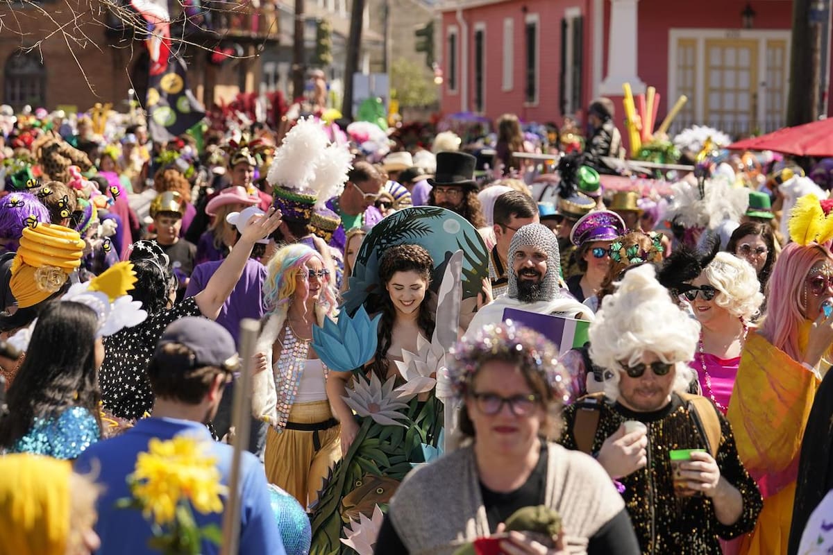 Espíritu de carnaval se apodera de Nueva Orleans en el Mardi Gras