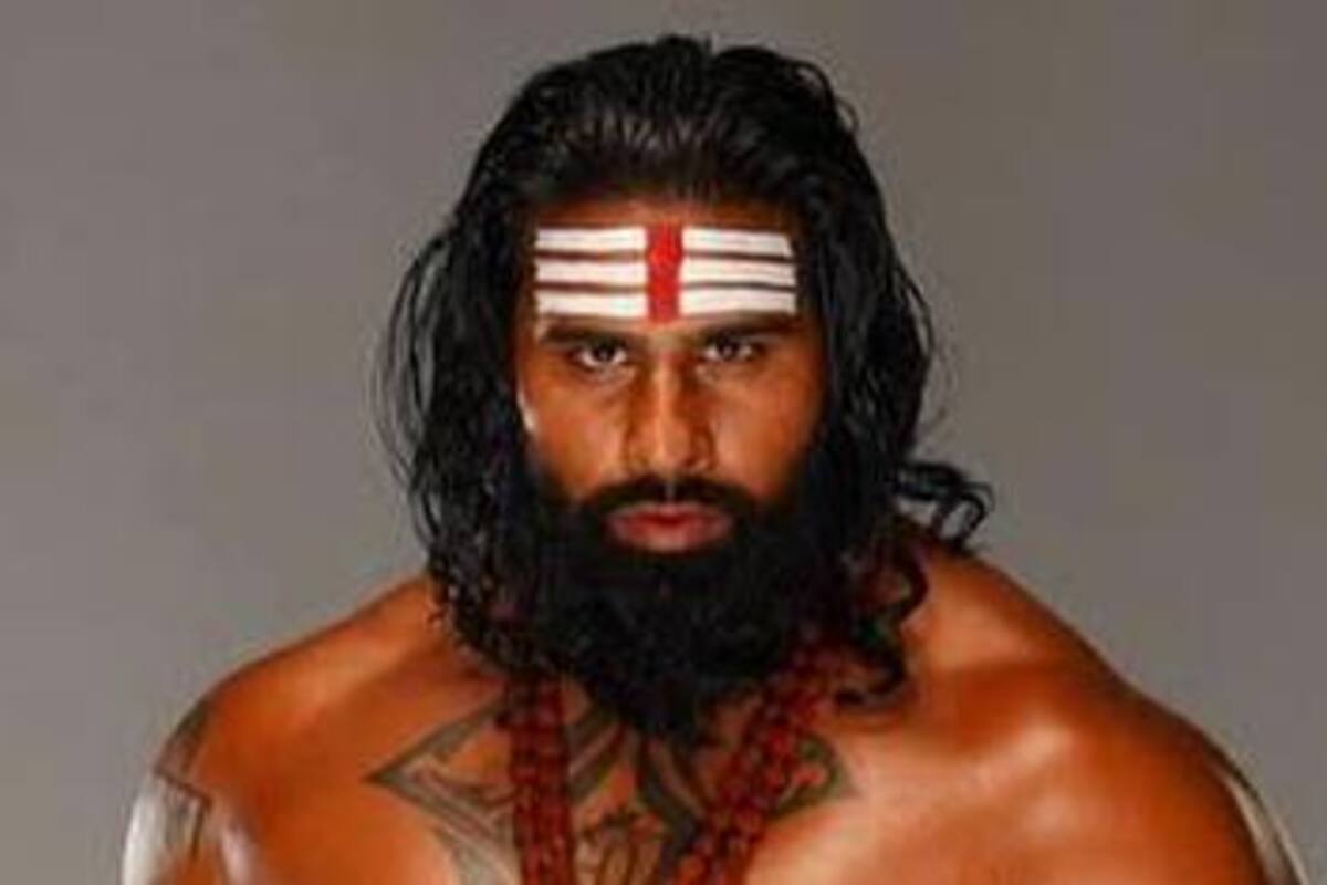 Rinku Singh, ex pelotero indio de MLB, ahora debutó en la lucha libre