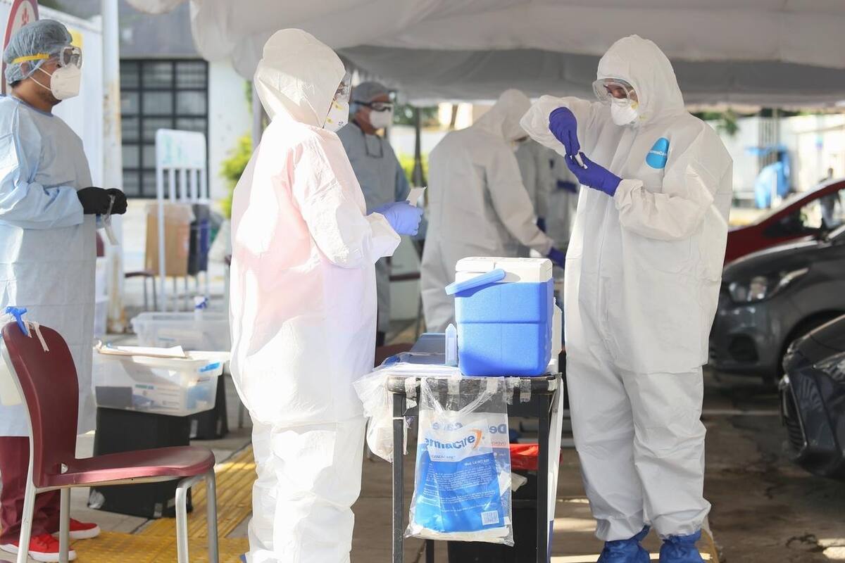 Crónica: Prueba de Covid-19 en un quiosco de la CDMX; una imagen de la pandemia