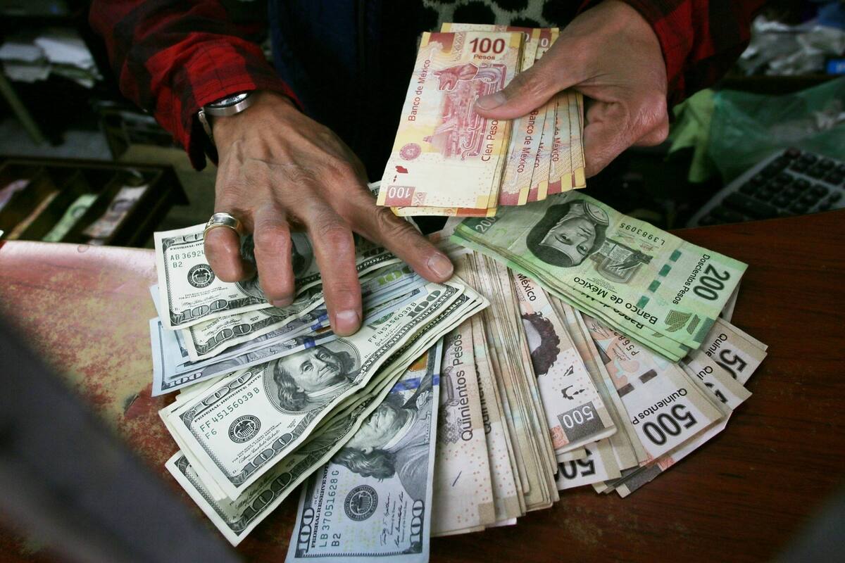 Peso mexicano realiza jornada con pérdidas