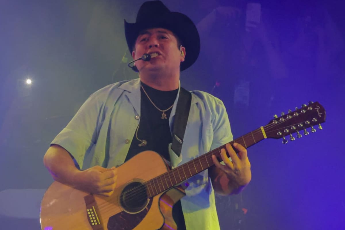 Remmy Valenzuela reúne a más de 6 mil personas en el Palenque del FEX
