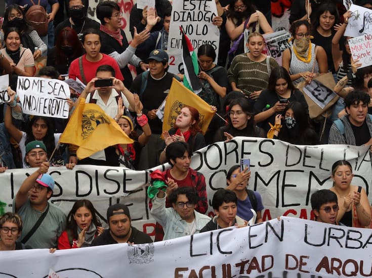 Tras marcha por el 68, autoridades reportan detenido por saqueo y buscan a encapuchados por ataques