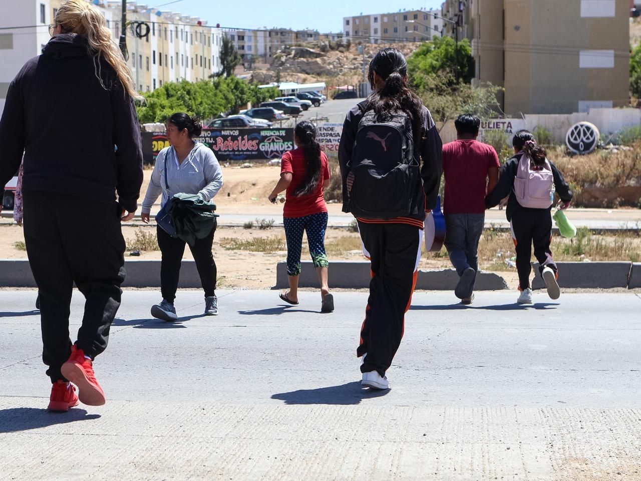 Residentes de Puerta Plata y Hacienda Los Venados denuncian peligro constante al cruzar la vialidad. Foto: BorderZoom