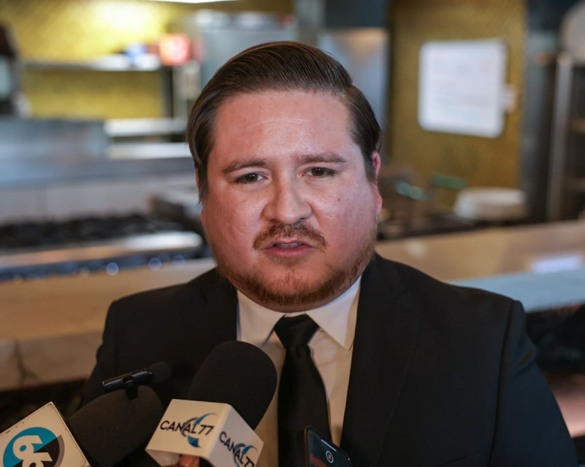 El sector restaurantero de Mexicali ha reducido hasta 30% sus plantillas laborales y recurre a capacitación, tecnología y equipos de respaldo para mantener la operación de los establecimientos. Foto: Archivo