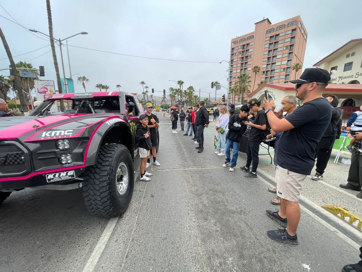 Más de 200 equipos de 10 países completaron la revisión mecánica y de seguridad previa al arranque de la Score Baja 500, que recorrerá 468 millas por distintos puntos de Baja California. Foto: Cortesía|AGP Deportes.