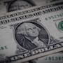 El valor del dólar en las casas de cambio se encuentra en 17.15 pesos; bancos lo venden hasta en 17.98