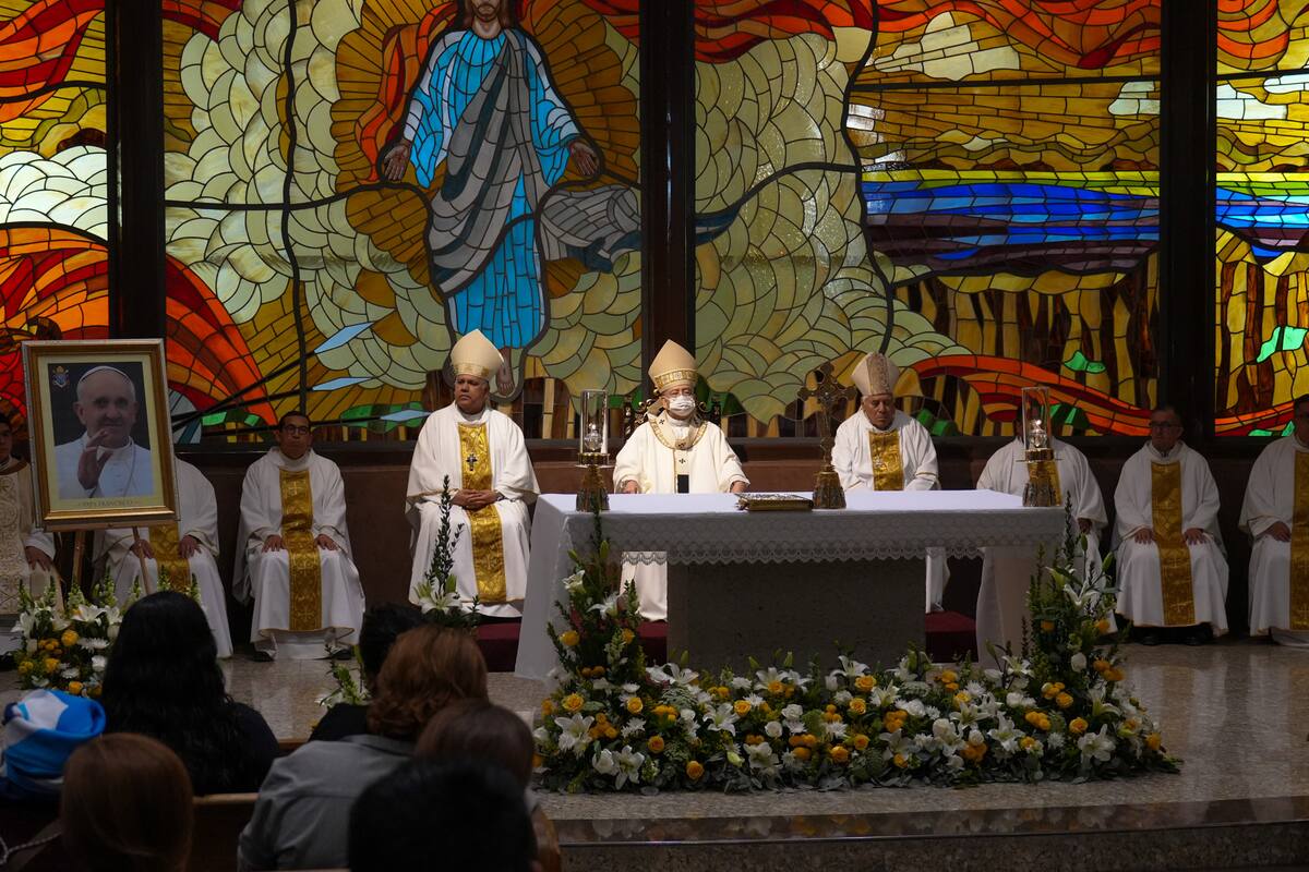Celebran misa para despedir al Papa Francisco