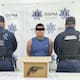 Golpea y amenaza con una pistola a su pareja