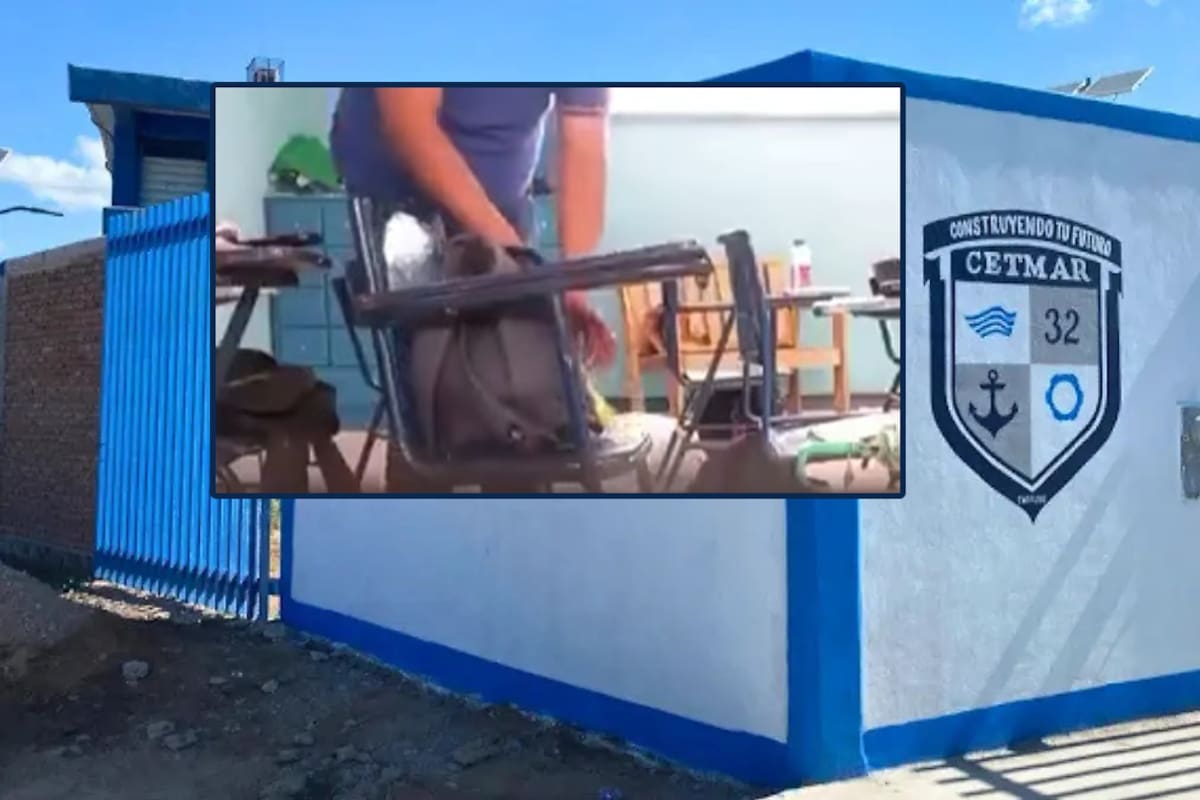 Captan a maestro del Cetmar Empalme abriendo mochilas mientras los alumnos estaban fuera del salón