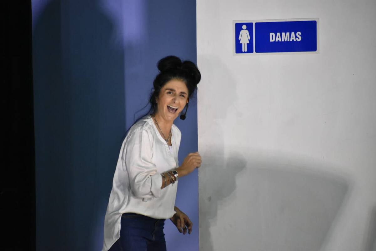 Bárbara Torres contagió de risas el Teatro Zaragoza en Tijuana.