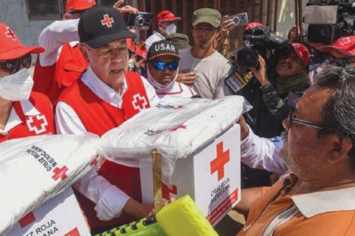 Contribuye socorrista nogalense en Veracruz