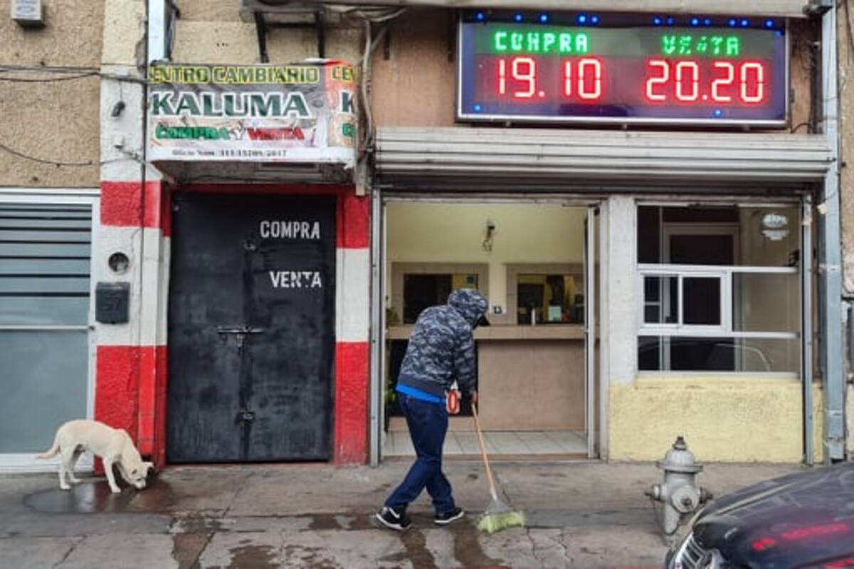 Precio de dólar a la venta se mantiene sin aumento en Nogales, Sonora tras reapertura de la frontera