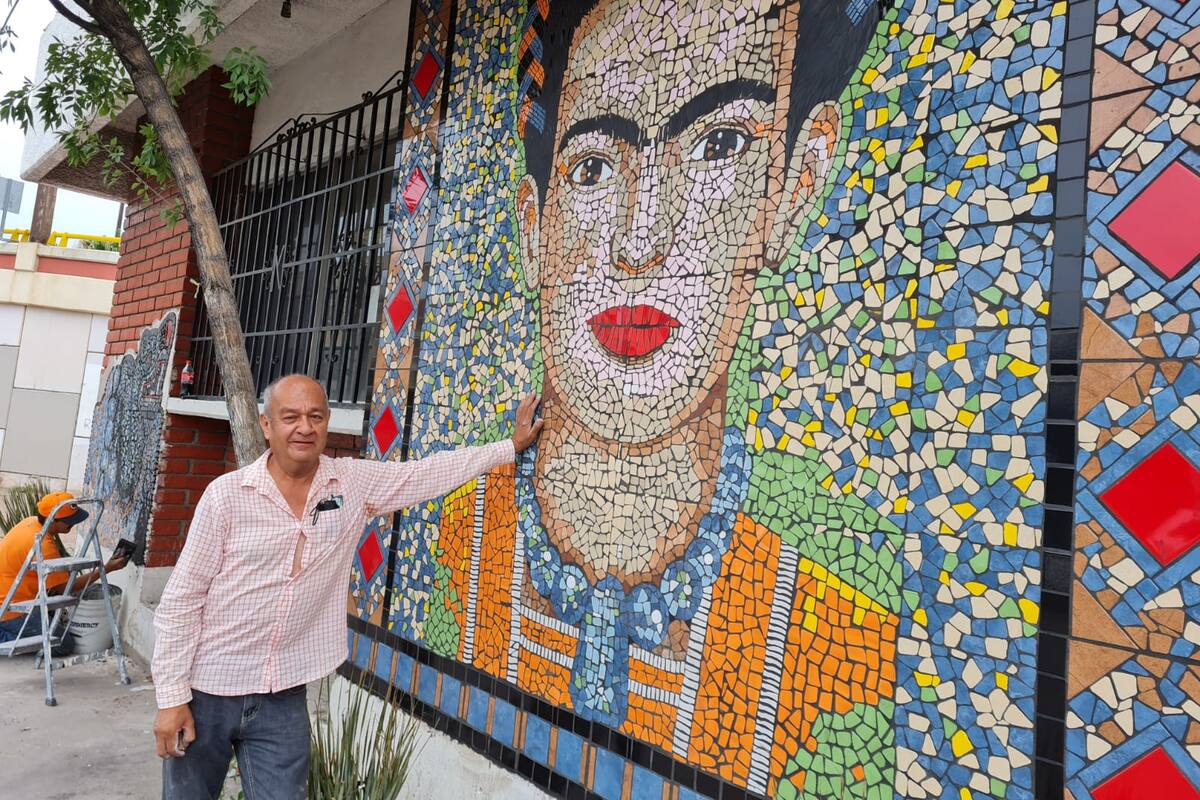 Crea artista de Nogales mosaico de Frida Kahlo
