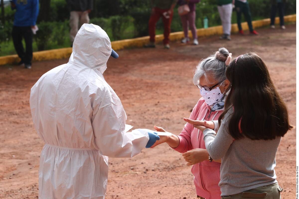 Ven especialistas a economía y educación como ‘víctimas’ de la pandemia en México