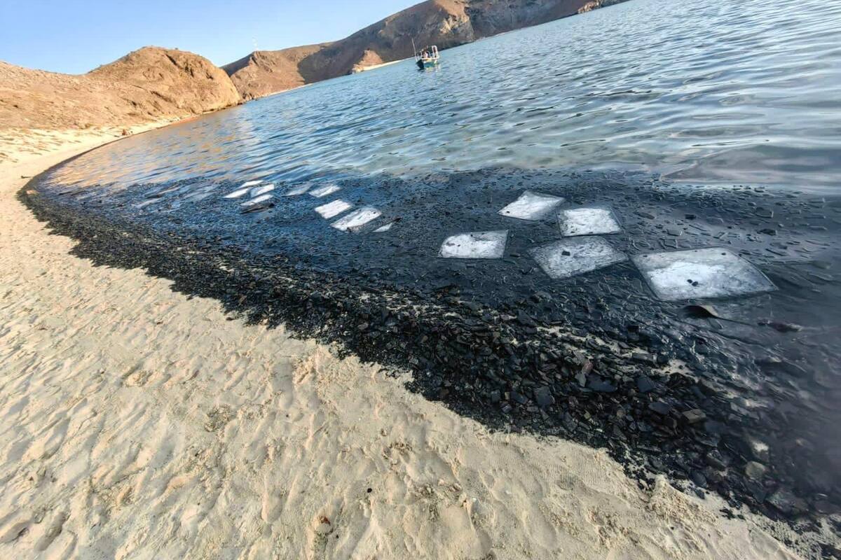 Playa Balandra fue cerrada por contaminación debido a derrame de combustible