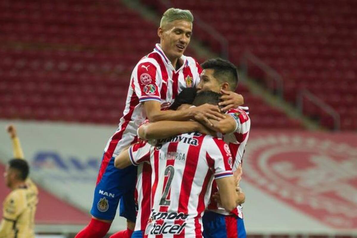 Chivas le da la vuelta y derrota a los inofensivos Pumas