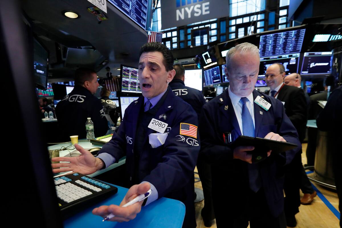 Wall Street con fuerte baja al mediodía