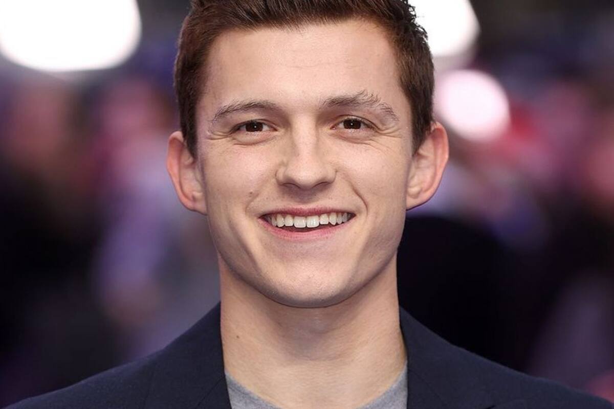 Tom Holland propuso a Sony una película de James Bond