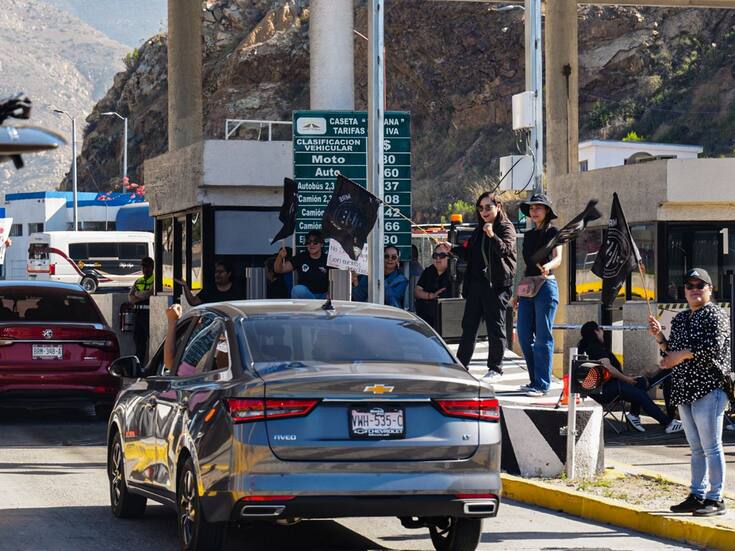 Maestros de la CNTE tomaron la caseta del Cimarrón Tijuana-Tecate
