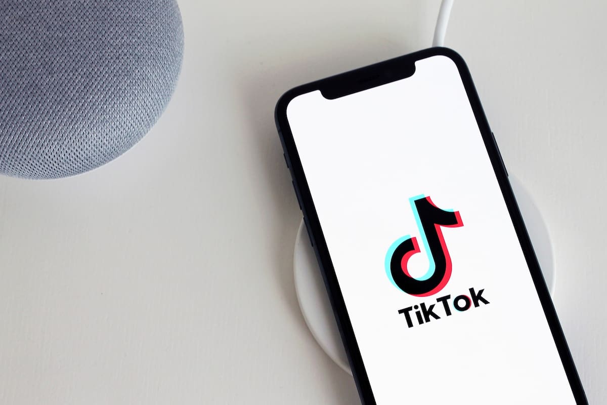 El uso de la música en TikTok representa una amenaza para la diversidad artística: Un experto explica por qué